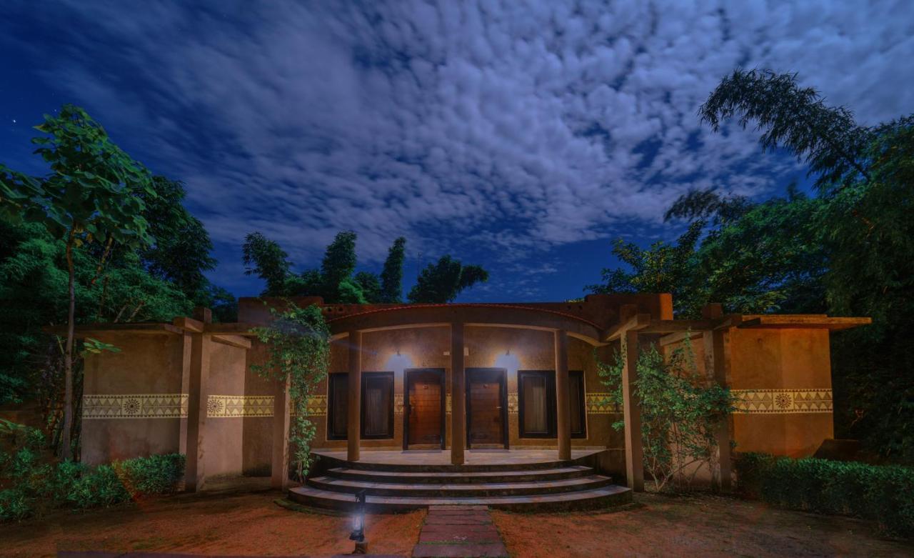 Aranyak Resort Tāla Екстериор снимка