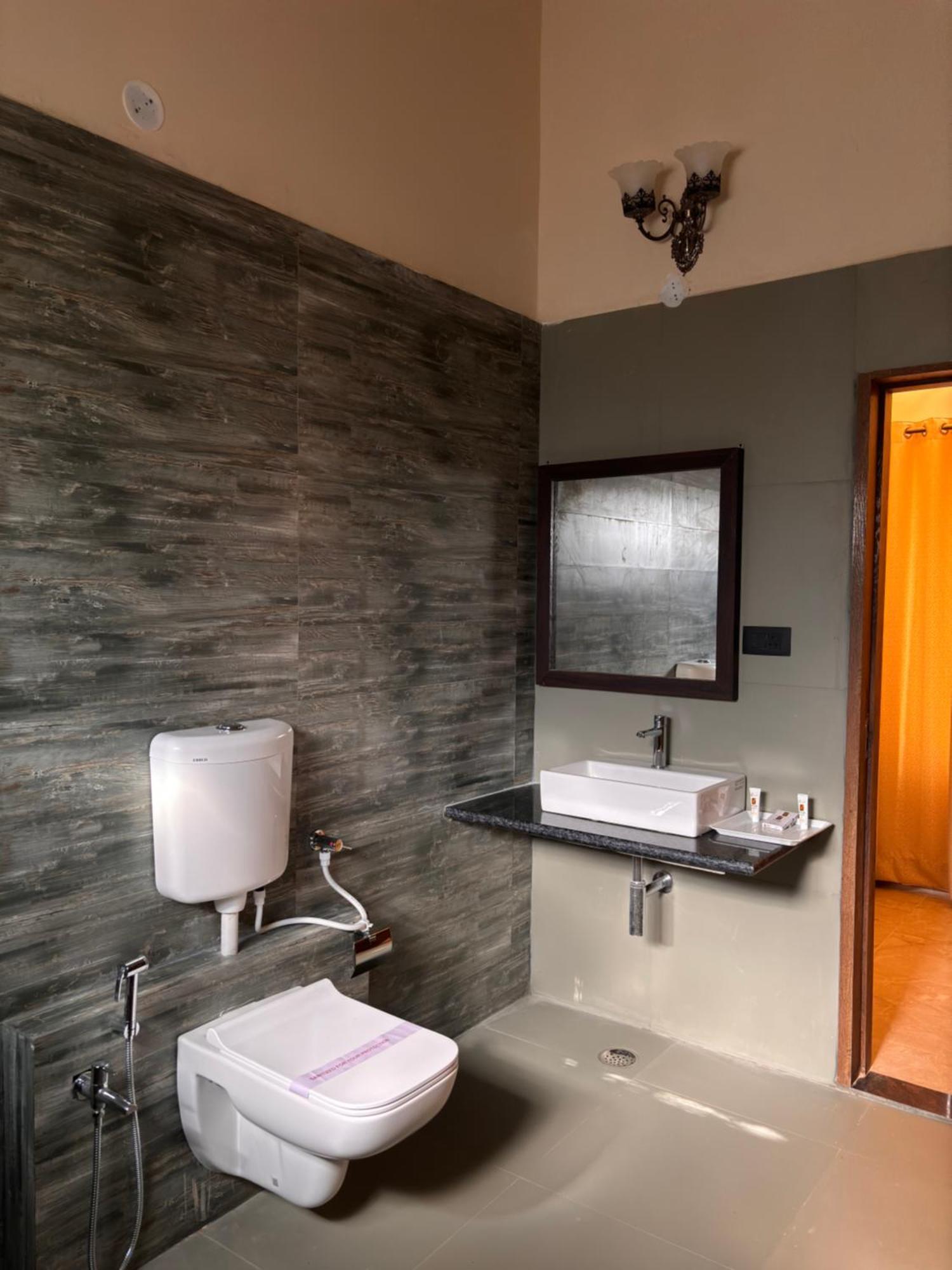 Aranyak Resort Tāla Екстериор снимка