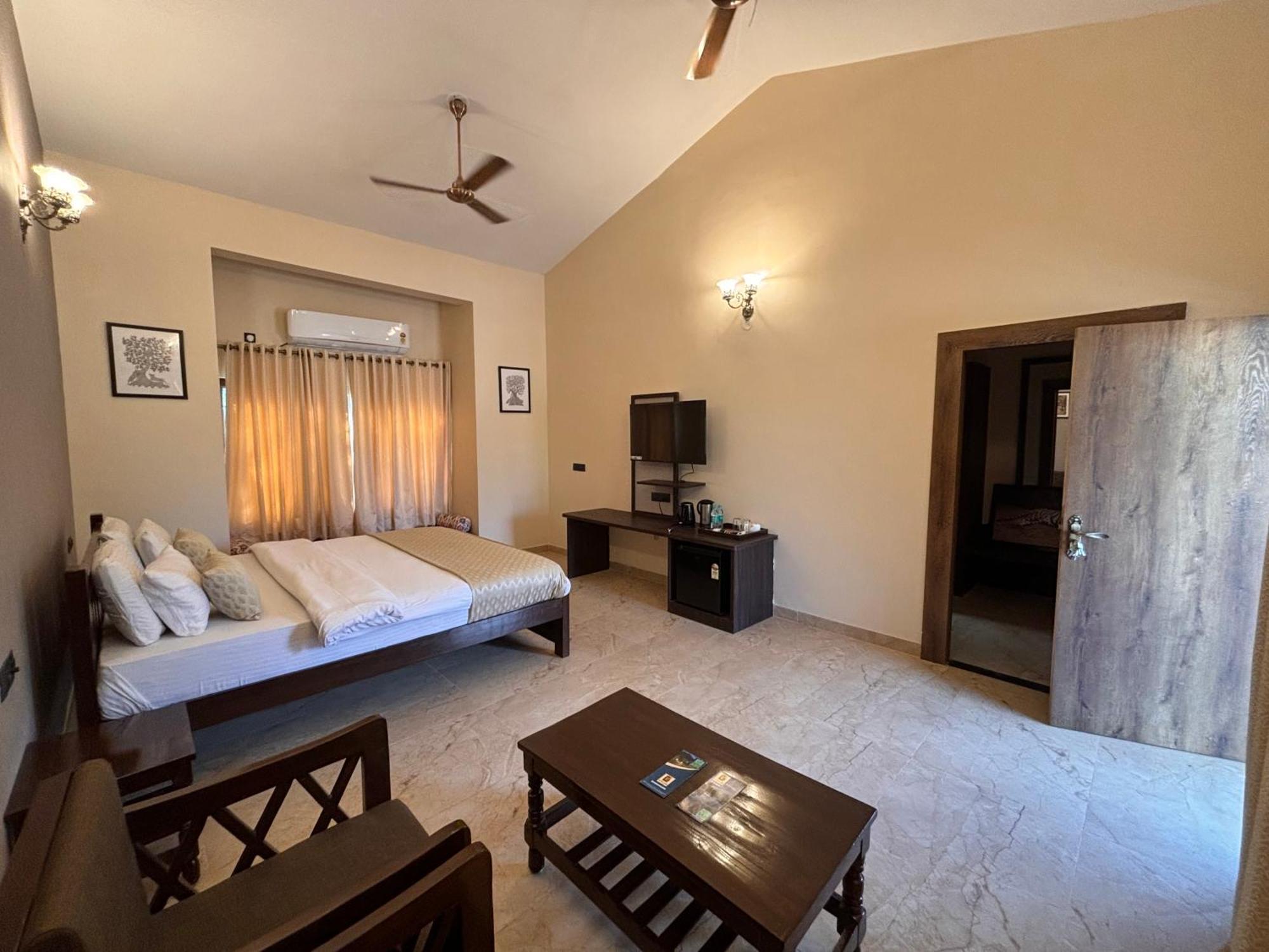 Aranyak Resort Tāla Екстериор снимка