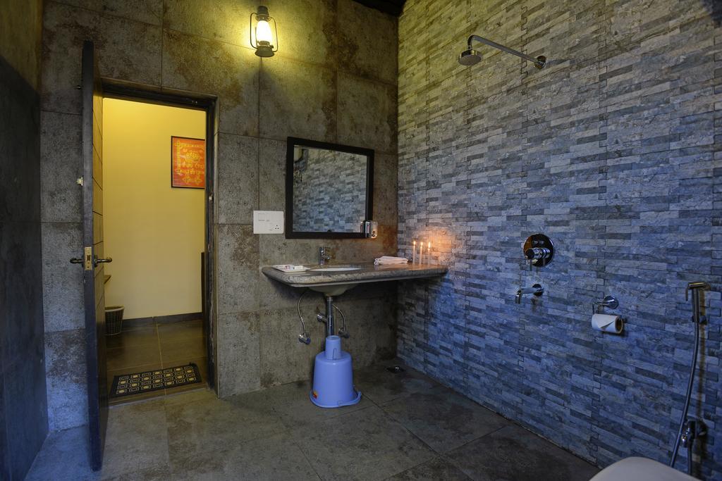 Aranyak Resort Tāla Екстериор снимка