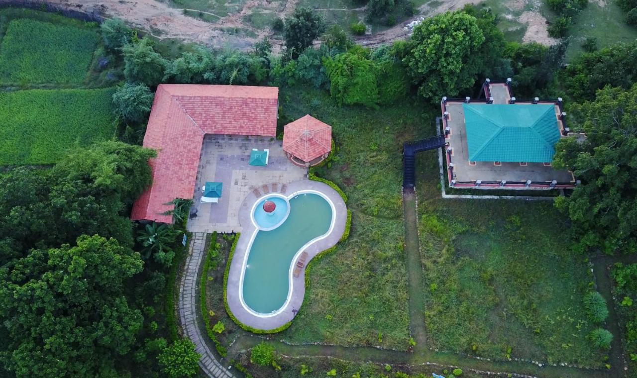 Aranyak Resort Tāla Екстериор снимка
